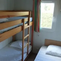 Mobil Home Confort 2 Chambres TCF - 5 Pers. - Domaine de L'Auzance : lits superposés et lit simple