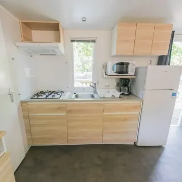 Cuisine du Mobil Home Confort+ 3 Chambres 6 Personnes - L'Écureuil