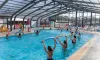 Camping Club Mahana : groupe faisant de l'exercice aquatique dans une piscine couverte