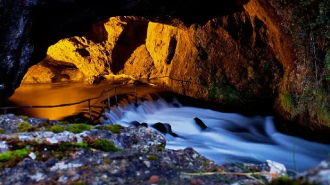 La Fontaine intermittente de Fontestorbes, en Ariège