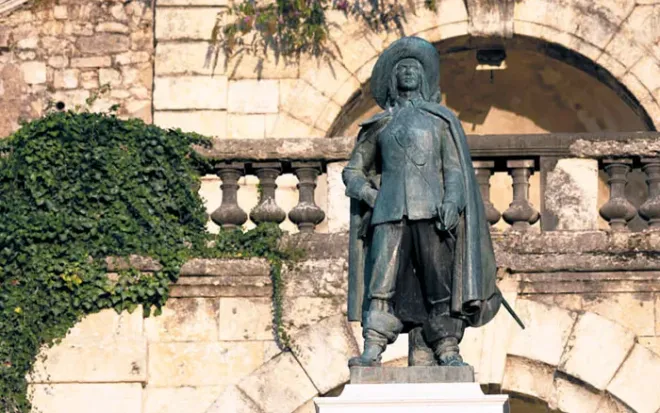 Statue de d'Artagnan à Auch, Gers