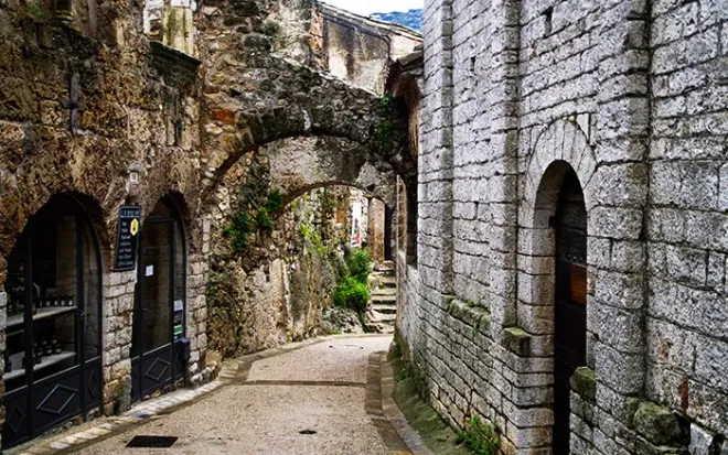 Saint-Guilhem-le-Désert dans l'Hérault, Occitanie