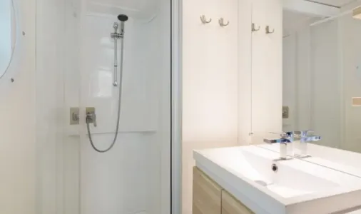 10782