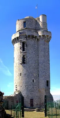 Donjon de Monthéry dans l'Essonne
