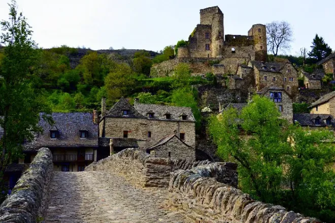 Village de Belcastel en Aveyron, Occitanie
