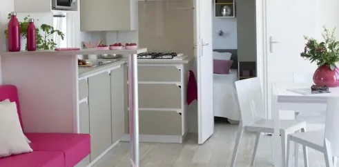 Mobil Home Fidji Climatisé 4 Chambres - 8 Pers. - Le Bellevue, cuisine et salle à manger