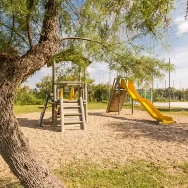Parc d'activités pour enfants au Camping Saint Maurice