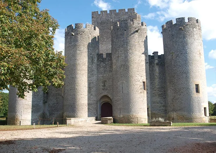 Visiter le Château de Roquetaillade