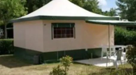 Bungalow Toilé Cyrus Malin (avec sanitaire commun) 2CH - 5P