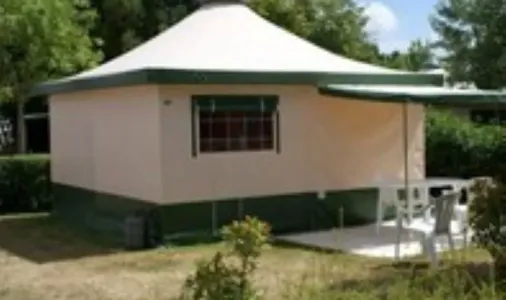 Bungalow Toilé Cyrus Malin (avec sanitaire commun) 2CH - 5P