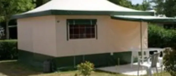 Bungalow Toilé Cyrus Malin (avec sanitaire commun) 2CH - 5P