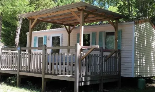 Mobil Home Acacias 2 Chambres - 4 Personnes avec climatisation et télévision