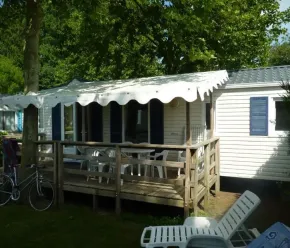 Mobil Home Flores 3 Chambres - 6 Pers. - de la Gères : extérieur avec terrasse