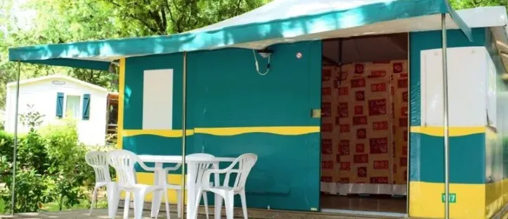 Bungalow toilé sans sanitaires 2 Chambres 