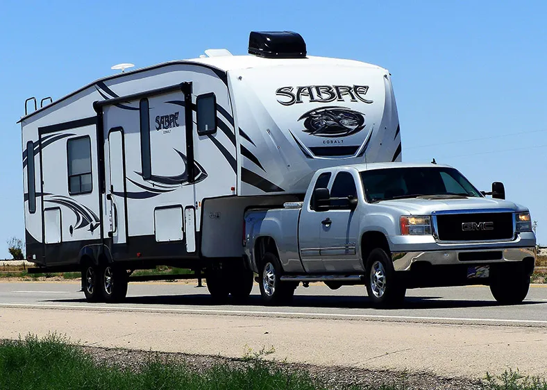 Quel permis de conduire pour tracter une caravane ?