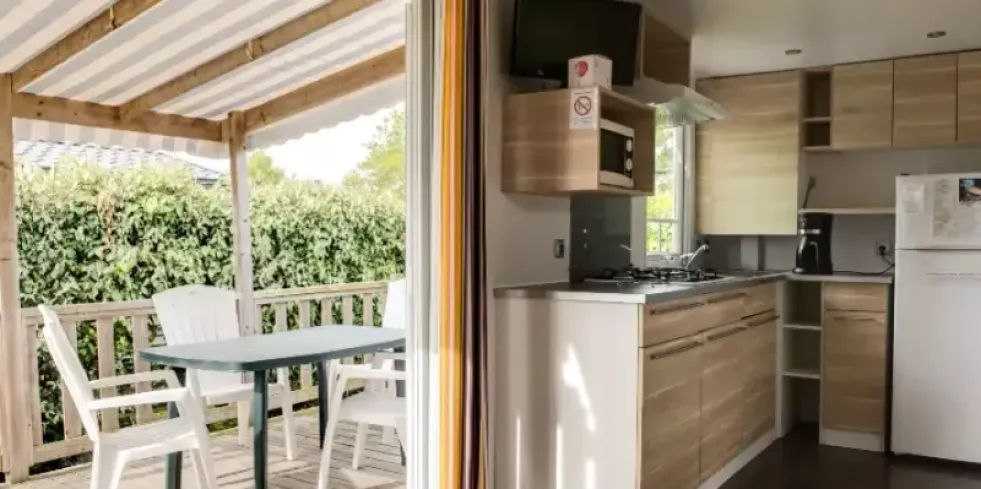 Mobil Home Classic 2 Chambres TV - 4/6 Pers. - Camping le Moténo avec cuisine et terrasse