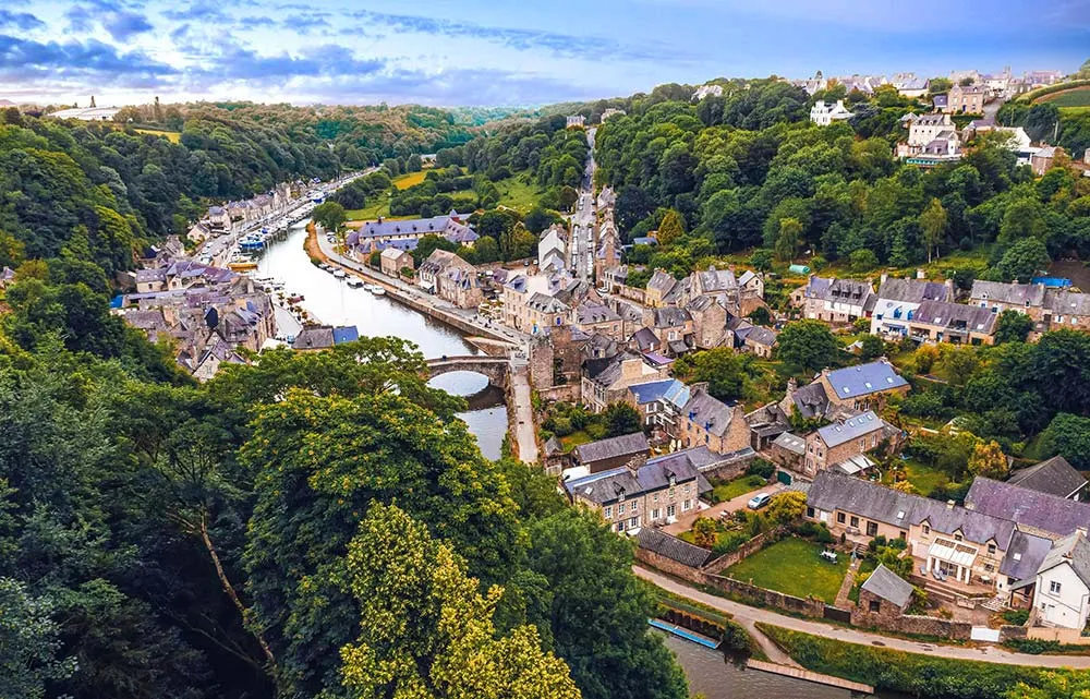 Dinan : entre histoire et charme breton