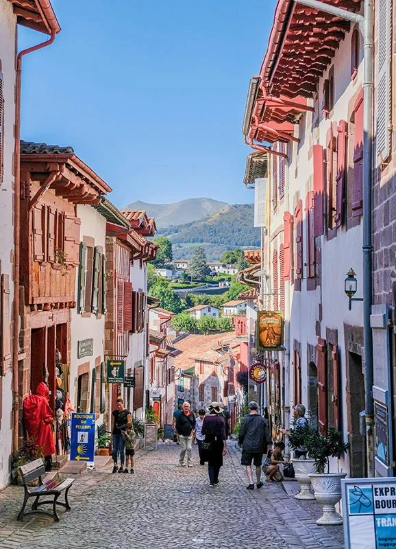 Saint-Jean-Pied-de-Port : charme au cœur des Pyrénées