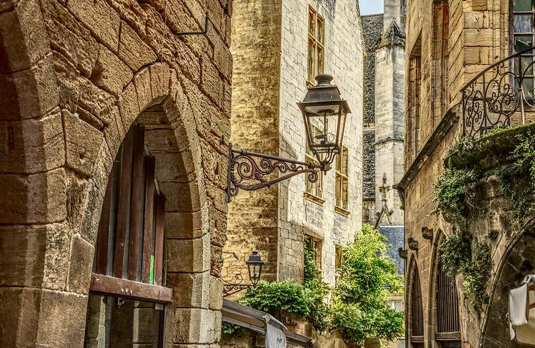 Sarlat-la-Canéda : Une perle médiévale en Dordogne