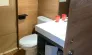 Salle de bain du camping Wood Lodge 3CH - 6P - Camping du Lac de La Thésauque
