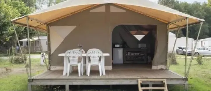 Lodge Canada 2 Chambres sans Sanitaires - 4 Personnes