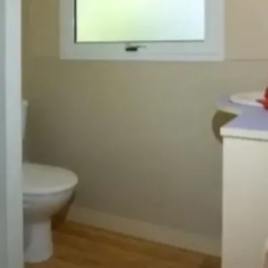Salle de bain du Cottage 2CH - 4P - Camping Le Bourdieu