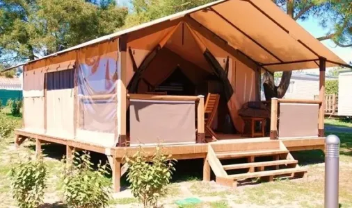 Bungalow toilé Victoria (sans sanitaires) 2 Chambres - 5 Personnes