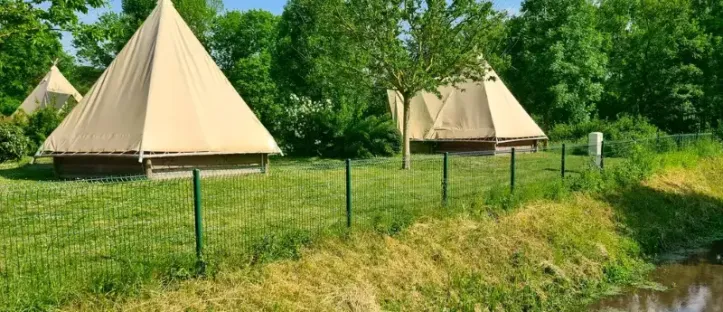 Tipi Glamping 2 Chambres - 4 Personnes
