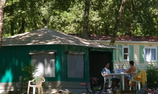 Bungalow Toilé sans San. 4 Pers.