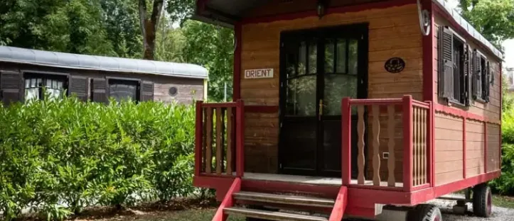 Roulotte-Gîte 2 Chambres - 5 Personnes