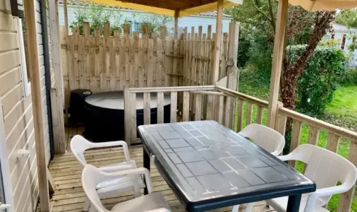 Mobil Home Bien Etre avec Spa privatif 2 Chambres - 4/6 Personnes