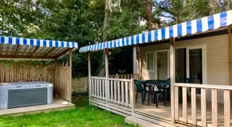 Mobil Home Bien Etre avec Spa privatif D 3 Chambres - 6/8 Personnes