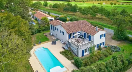 Villa Deluxe avec piscine 3 Chambres - 8 Personnes