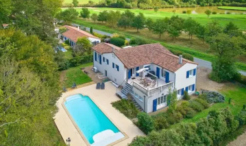 Villa Deluxe avec piscine 3 Chambres - 8 Personnes