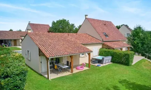 Villa avec Jacuzzi 2 Chambres - 4 Personnes