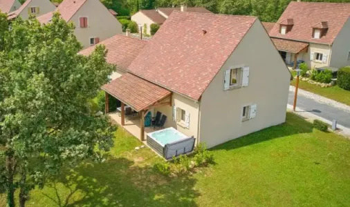 Villa avec Jacuzzi 3 Chambres - 6 Personnes