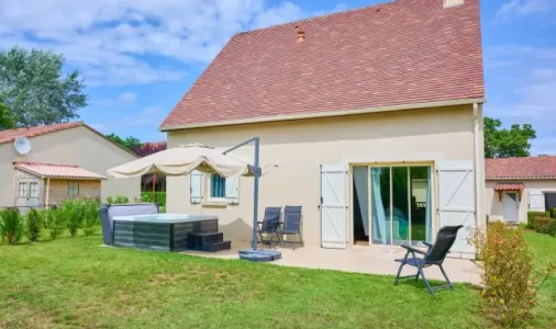 Villa indépendante avec jacuzzi 3 Chambres - 6 Personnes
