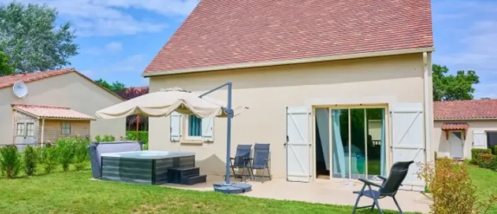 Villa indépendante avec jacuzzi 3 Chambres - 6 Personnes