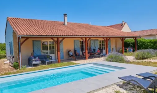 Villa Deluxe avec piscine 3 Chambres - 6 Personnes
