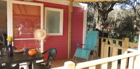 Terrasse Mobil Home Confort+ Life PMR 2CH - Camping Domaine de Gajan