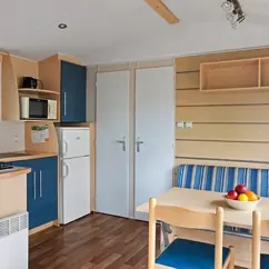 Mobil Home Aqua 2 Chambres 4 Personnes - Cuisine et salle à manger