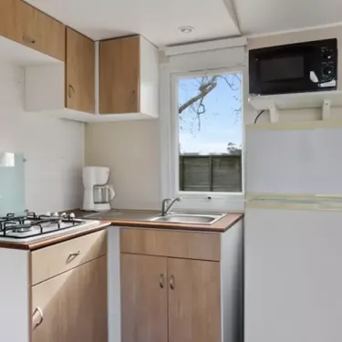 Cuisine équipée Mobil Home Aqua 3 Chambres 6 Personnes Clim - Domaine de Kermario
