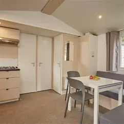 Mobil Home Aqua 3 Chambres 6 Personnes - Cuisine et salle à manger