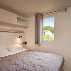 Mobil Home Aqua 3 Chambres 6 Personnes - Chambre avec lit double
