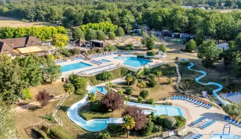 Piscine et toboggan aquatique au Camping Saint Avit Loisirs