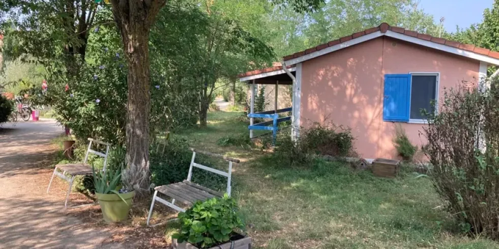 Chalet 2CH - 4P - Village Vacances Le Hameau des Genêts avec terrasse et arbres