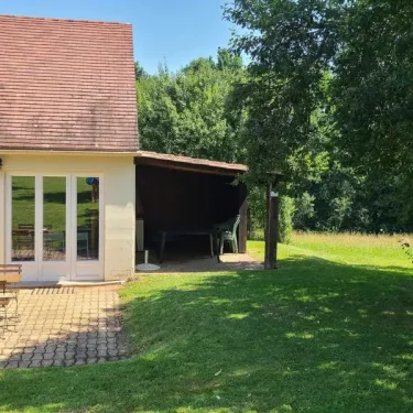 Maisonnette 5 Personnes TV - Le Domaine du Bois Coquet, extérieur avec jardin et pergola