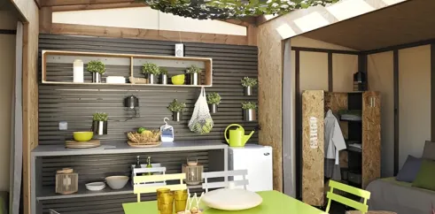 Tente Maori 4 Personnes Sans sanitaires - Camping Le Bois des Écureuils : salle à manger extérieure