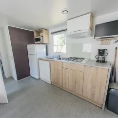 Mobil Home Premium 3 Chambres 6 Personnes et 1 Bébé - La Ferme : cuisine équipée