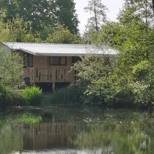 Mobil Home Le Trèfle d'Eau au bord d'un lac, Le Grand Pré